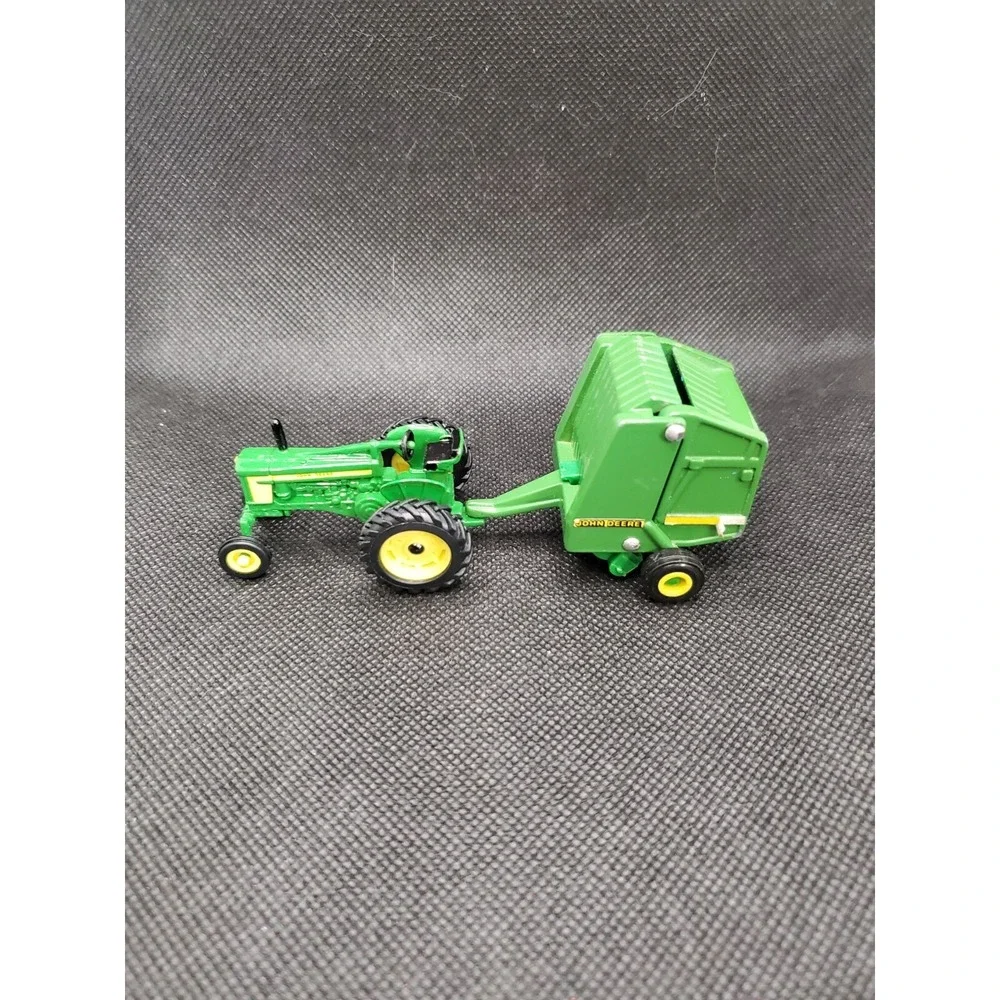 John Deere ERTL Green Metal Farm Tractor 1268Q00 Diecast 1:64